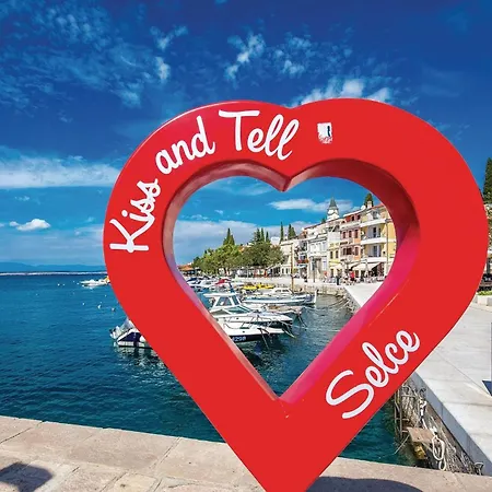 Cozy In With Wifi Selce